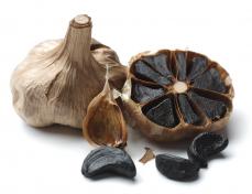 Ail Noir : Découvrez un des trésors de l’art culinaire d’extrême Orient avec cet ail vieilli selon un savoir-faire ancestral. 